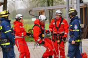 BildID: 2274 Teamwork zwischen rot und blau